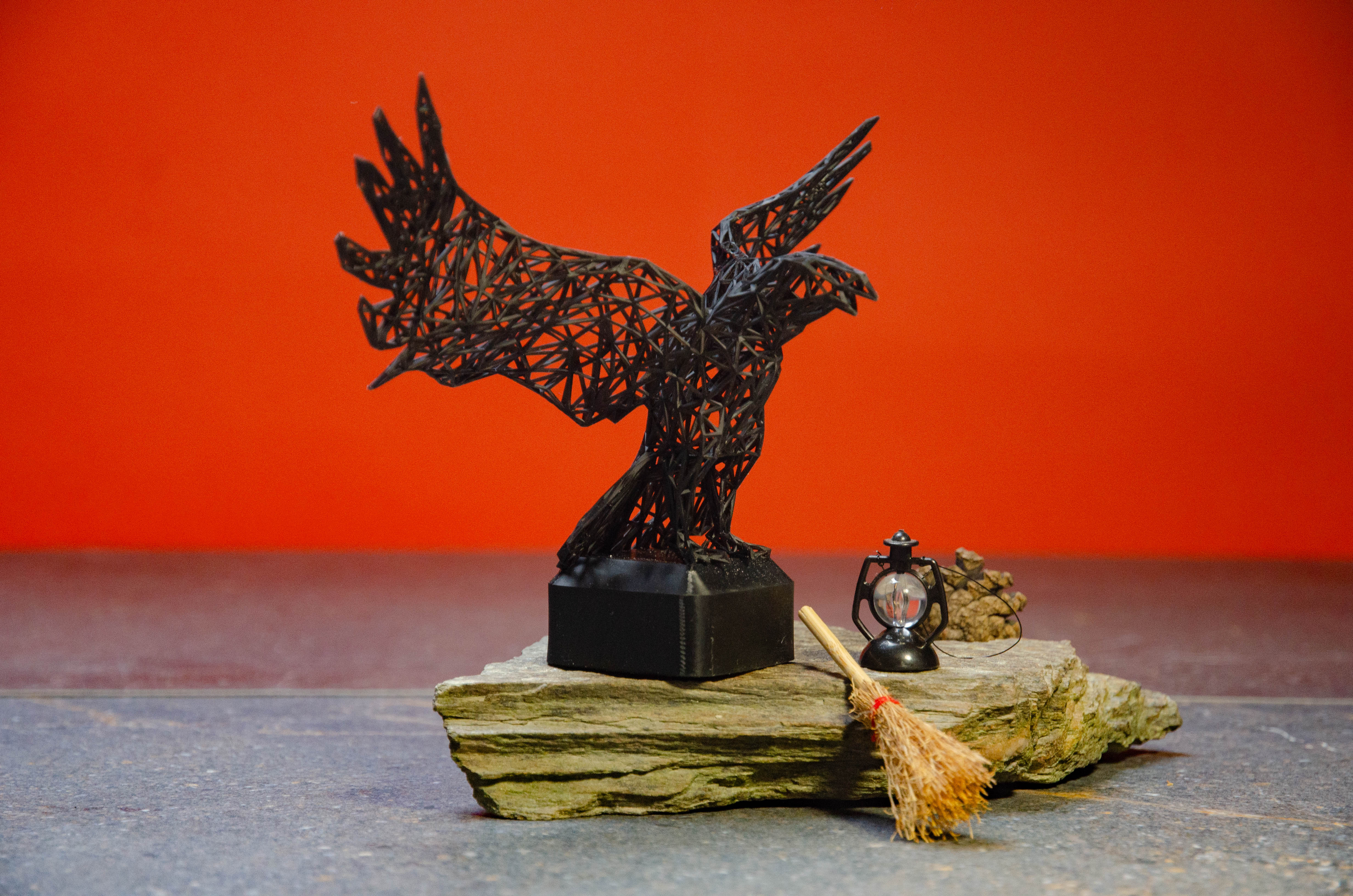 Mystical Raven Sculpture – Enchanting Home Decor