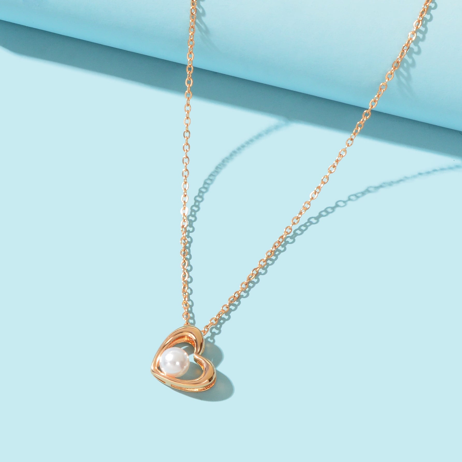 Delicate Golden Chain Imitation Pearl Decor Heart Pendant Necklace Daily Office Jewelry Girlfriend BFF Mom Gift